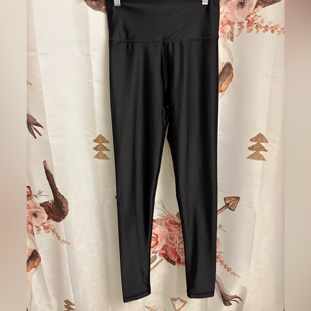 Medium TNA Black Women's Leggings​